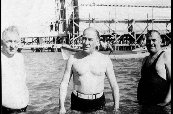 10 Kasım Atatürk'ü Anma Yüzme Yarışları